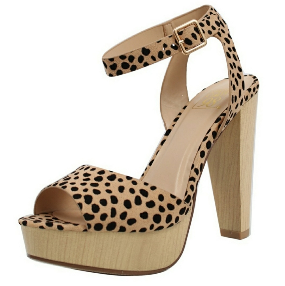New!!!.Natural Cheetah Heels!!!..